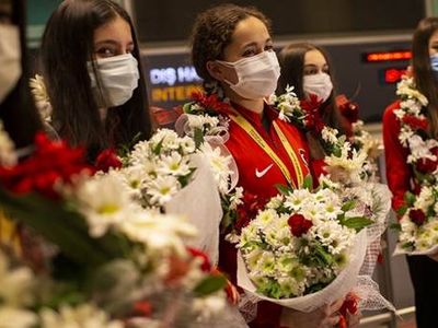 Avrupa'da Türkiye'yi Gururlandıran Milli Cimnastikçiler Altın Madalyayla Onurlandı