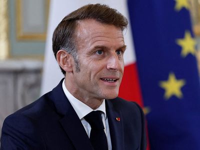 Macron duyurdu: Fransa 15 yaş altına sosyal medyayı yasakladı