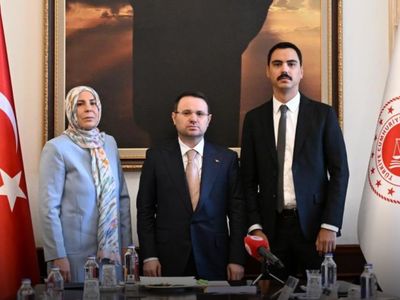 Adalet Bakanı Akın Gürlek, Muhsin Yazıcıoğlu’nun ailesiyle görüştü