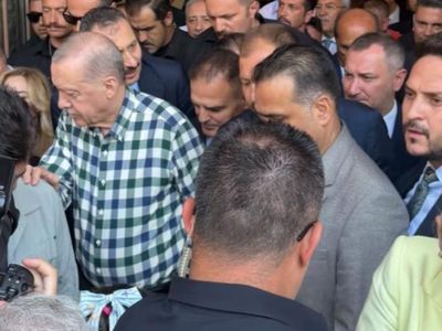 Cumhurbaşkanı Erdoğan Marmaris'te vatandaşlarla buluştu; CHP'li Başkan Ünlü'ye "Kapımız açık" dedi