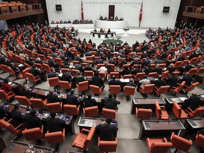 Meclis’e birbirinden ilginç talepler “İstanbul kışlık, Ankara yazlık başkent olsun”