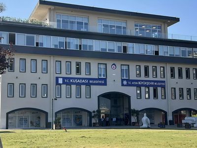 Kuşadası Belediyesi soruşturmasında 14 şüpheli tutuklandı