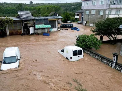 Sakarya’yı sağanak vurdu: Evler ve tarım arazileri sular altında kaldı