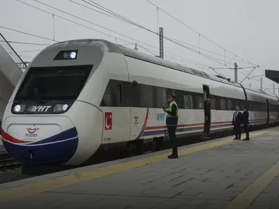 Çerkezköy-Kapıkule Hızlı Tren Hattı'nda ilk sefer heyecanı: Edirne-Çerkezköy arası 54 dakikaya düştü