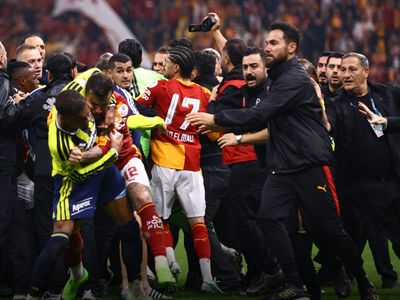 PFDK açıkladı: Archie Brown'a 3, Abdülkerim Bardakcı'ya 2 maç men
