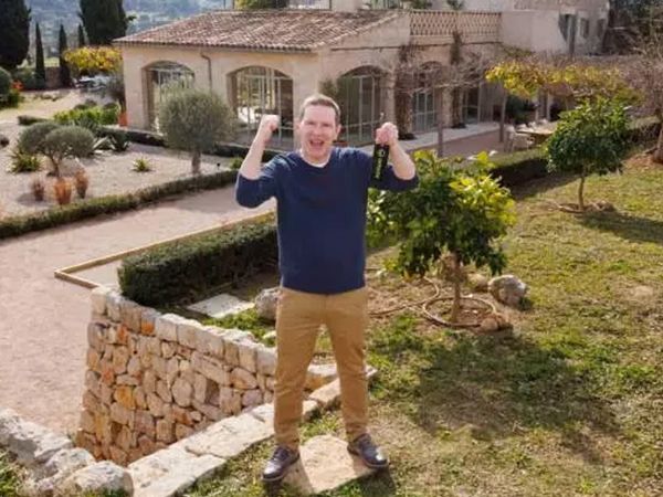2. el koltuk satın aldı, hayatı değişti: 3 bin lira ödeyen adam milyonluk villa sahibi oldu!