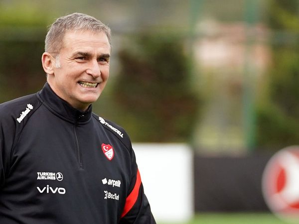 A Milli Takım'ın Teknik Direktörü Stefan Kuntz Futbolcuları Yakından Takip Ediyor!