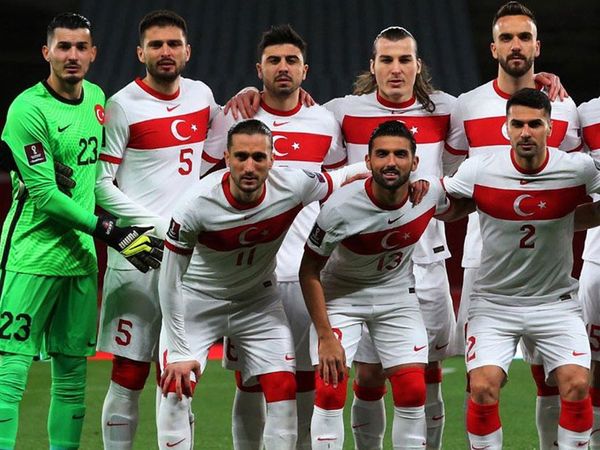 A Milli Takım'ın yıldızı Ozan Kabak uzun süre forma terletemeyecek!