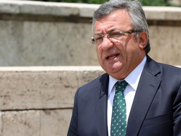 AK Parti Grup Başkan Vekili Özlem Zengin ile türkü söylediği videosu gündem olan CHP’li Engin Altay’ın skandal açıklamaları
