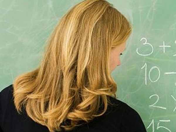 Akıllara durgunluk getiren iddia! Evli öğretmen öğrencisine cinsel ilişki daveti