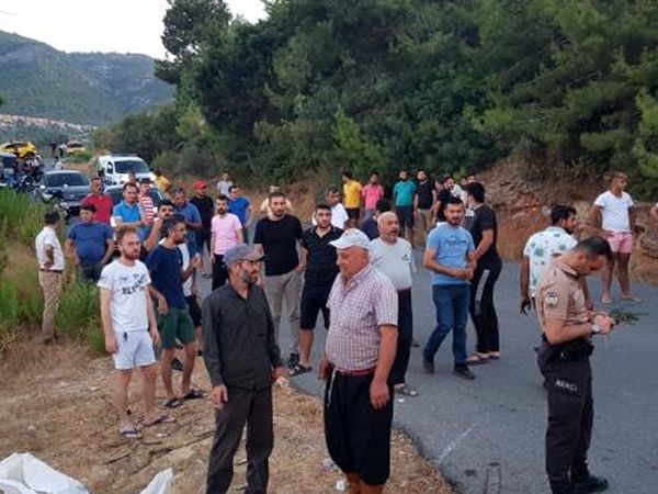 Alanya'da Çıkan Yangını, Ormanda Nöbet Tutan Gençler Önledi