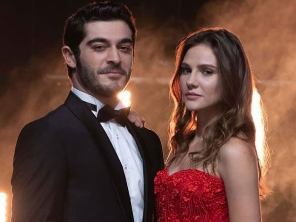 Alina Boz ve Sevgilisi Mithat Can Özer Tatil Sezonunu Açtı!