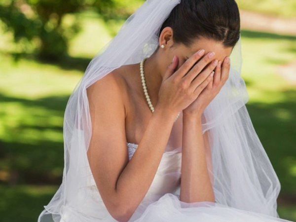 Allah kocanın hayırlısını ve akıllısını versin! Damat herkesin içinde öyle bir sebep için geline vurdu ki, davetliler şok geçirdi