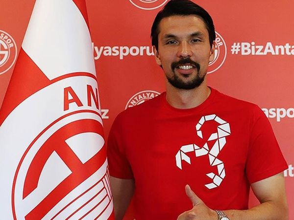 Alperen Uysal kimdir, nereli kaç yaşında, hangi bölgede oynuyor? Antalyaspor'un yeni transferi Alperen Uysal hakkında bilgiler