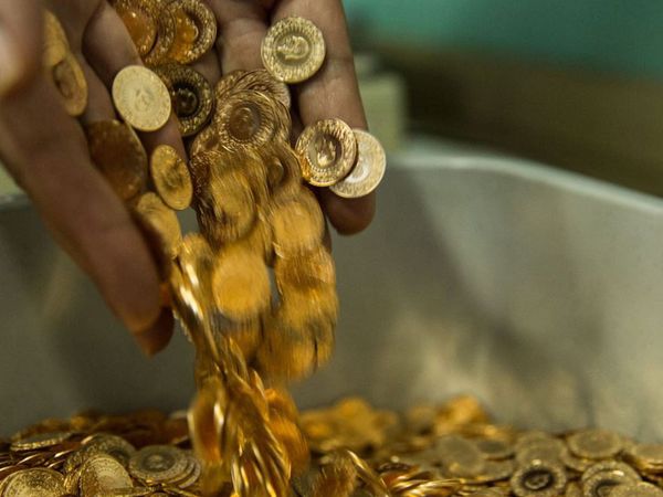 Altın Fiyatları Raydan Çıktı: Altınları Elden Çıkarmadan Önce Mutlaka Okuyun!