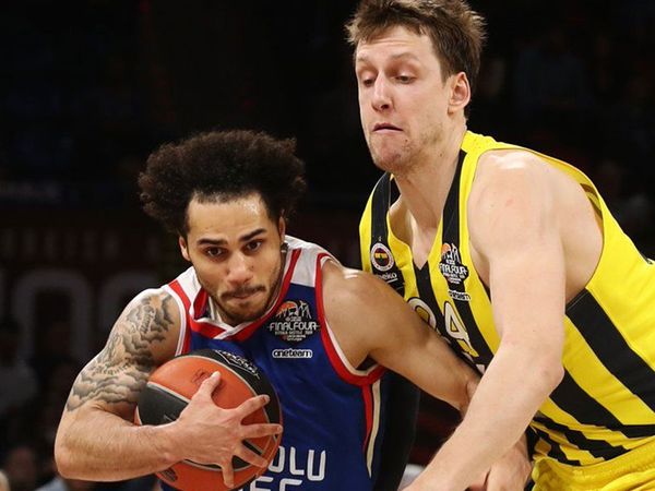 Anadolu Efes'in yıldızı Shane Larkin'in ismi transferde Fenerbahçe Beko ile geçiyor!