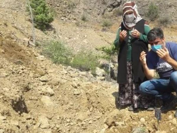 Artvin'de 10 yıl sonra eşini tekrar toprağa verdi!