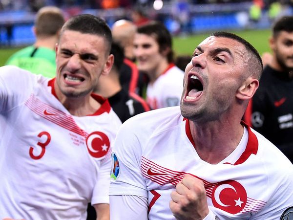 Atalanta, A Milli Takım'ın yıldız futbolcusu Merih Demiral'ı transfer ettiğini duyurdu!