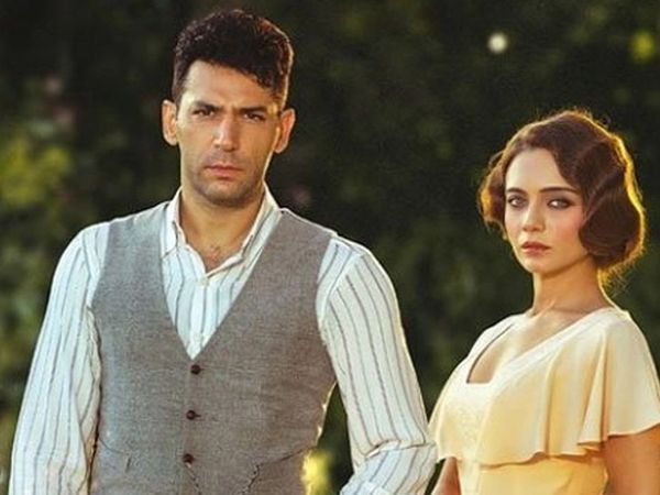 Aziz dizisinin yıldızı Efnan verdiği cesur pozlarla ağızları açık bıraktı! Simay Barlas'ın cüretkar pozları sosyal medyada gündem oldu