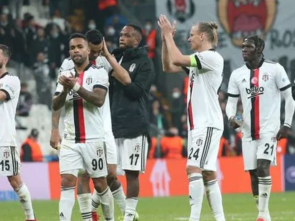 Beşiktaş Domagoj Vida'nın Trabzonspor'a Transfer Olacağı Yönünde Çıkan Haberleri Yalanladı