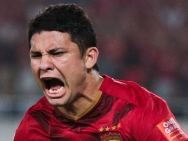 Beşiktaş Golcü Transferinde Gözüne Elkeson'u Kestirdi!