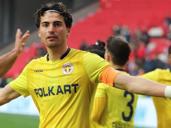 Beşiktaş, Menemenspor formasını terleten Ahmet Sagat'ı transfer gündemine aldı!