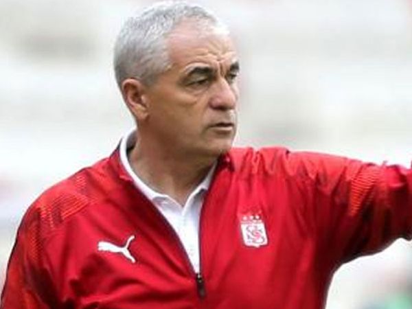 Beşiktaş'ın Çaykur Rizespor'da kiralık olarak oynayan futbolcusu Tyler Boyd için Sivasspor devreye girdi!