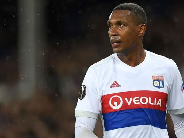 Beşiktaş'ın eski futbolcusu Marcelo Guedes, Lyon'da soyunma odasında sürekli gaz çıkardığı için başka takıma transfer edilmiş!