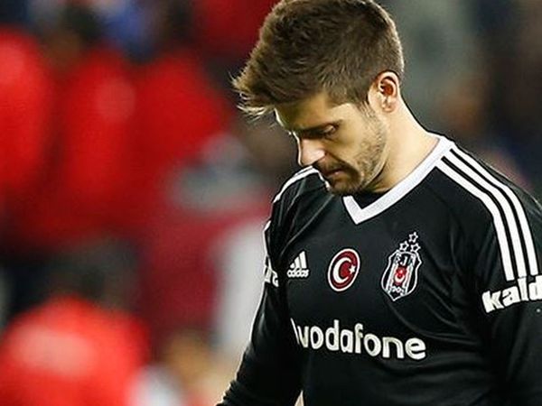 Beşiktaş'ın Eski Kalecisi Fabri Zor Günler Geçiriyor!