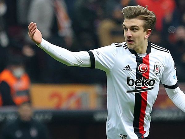 Beşiktaş'ın genç futbolcusu Rıdvan Yılmaz Eintracht Frankfurt ile transferde anlaşmaya vardı!