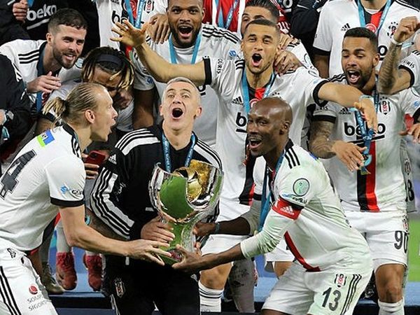 Beşiktaşlı Önder Karaveli Antalyaspor Karşısında Aldıkları Süper Kupa Zaferi Sonrası Açıklamalarda Bulundu!