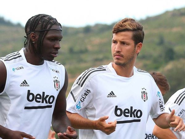 Beşiktaşlı Salih Uçan'ı Altay ve Konyaspor Transfer Etmek İstiyor