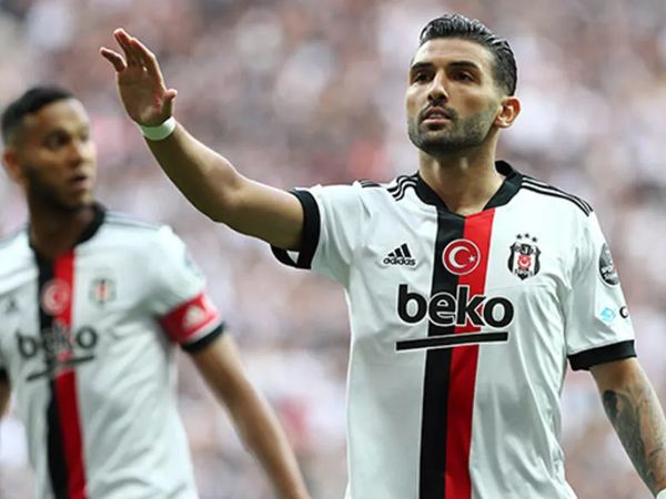 Beşiktaş'ta Umut Meraş, Fenerbahçe derbisinde kaçırdıkları penaltıya isyan etti! Galibiyete çok yakın olduklarını söyledi