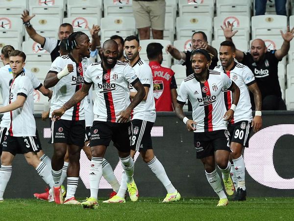 Beşiktaş'tan Alex Teixeira ve Domagoj Vida İle İlgili Sakatlık Açıklaması!