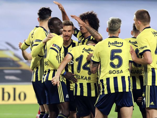 Borussia Dortmund Attila Szalai'yi Kadrosuna Katmak İstiyor!