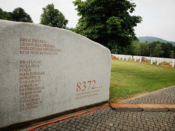 Boşnak halkının 27 senedir kanayan yarası: Srebrenitsa soykırımı!  85 toplu mezar bulundu