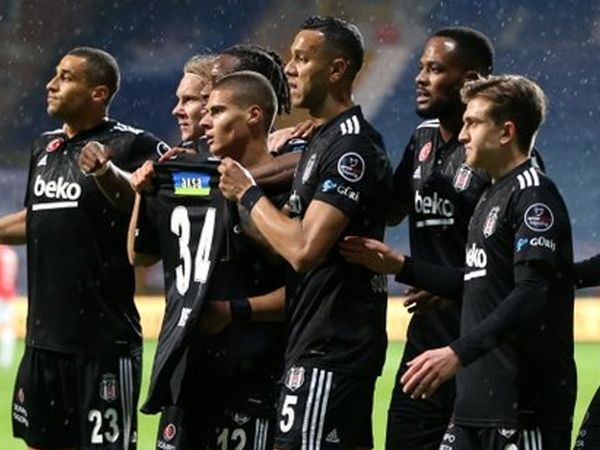 Brightgon Beşiktaş'tan Cyle Larin'i Transfer Etmek İstiyor!