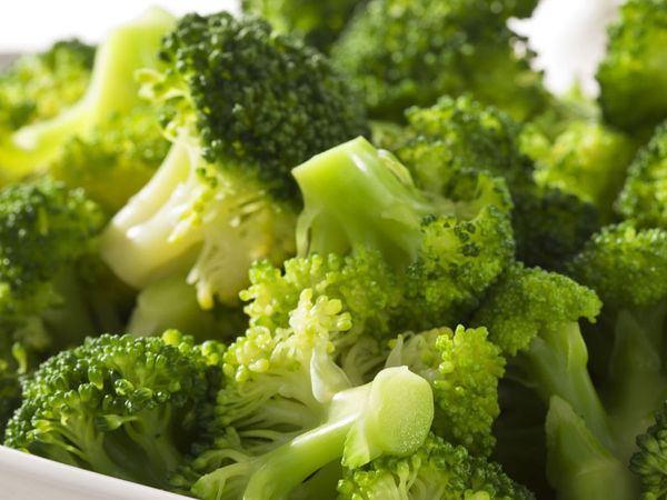 Brokoli hangi vitaminleri içerir, neye iyi gelir, hangi hastalıkları önler? Kanser riskini azaltan brokolinin faydaları