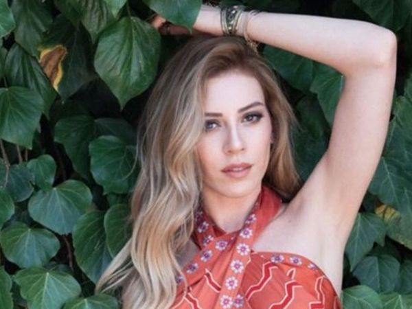 Bu nasıl anne! 8 aylık Sinem Kobal görenleri kendine hayran bıraktırıyor