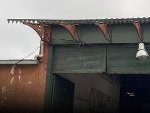 Bu nasıl bir otel! İstanbul'da otel otoparkında şehit mezarı var görenler hayrete düşüyor