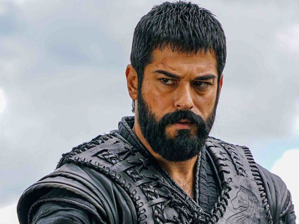 Burak Özçivit Diziden Kovuluyor mu? Sette Yaşanan Kavga Mahkemede Hapis Cezasına Dönüyor İşte O Olay!