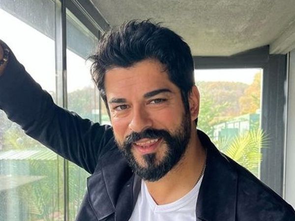 Burak Özçivit Rusya'yı fethetti! Öyle bir karşıladılar ki... Şaşkına döndü!