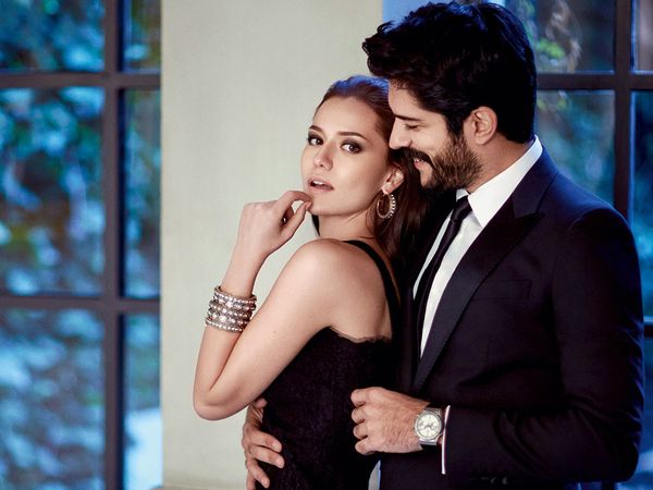 Burak Özçivit ve Fahriye Evcen Çifti Tatil Sezonunu Açtı!