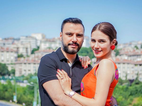 Buse Varol ve Alişan boşanma noktasına gelmişti: Ünlü isim sesi titreyerek açıkladı