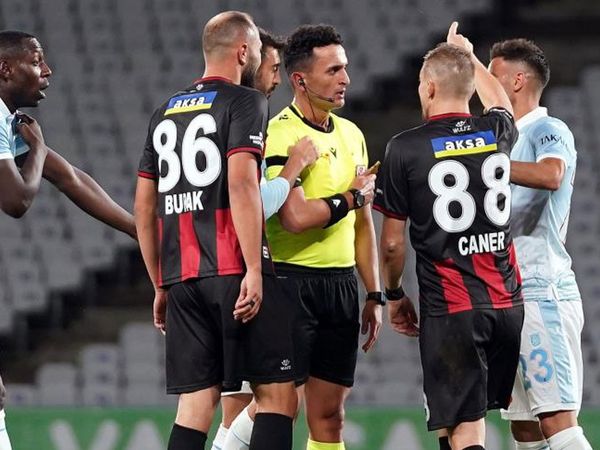 Caner Erkin Fatih Karagümrük'te Tarihe Geçti!