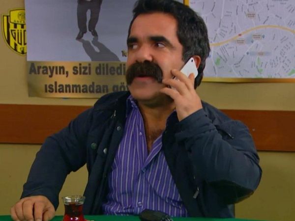 Çaycı Hüseyin Karakteriyle Tanınan Alparslan Özmol’un Sosyal Medya Hesabı Çalındı