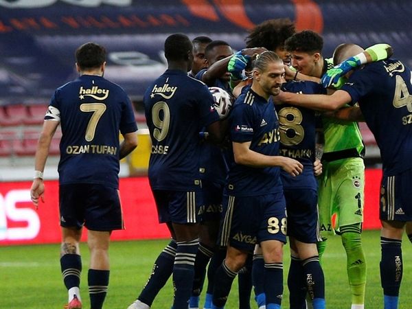 Çaykur Rizespor Papiss Demba Cisse'yi Transfer Etti!