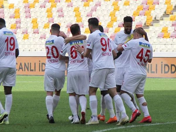 Çaykur Rizespor Yeni Malatyaspor'dan Kubilay Kanatsızkuş'u Transfer Etti!