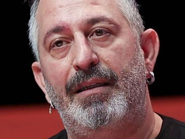 Cem Yılmaz kötü haberi sosyal medyadan duyurdu! Sevenlerini yasa boğdu
