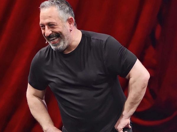 Cem Yılmaz seyirciye sinirlenip sahneyi terk etti! Ünlü komedyenden ilk açıklama geldi